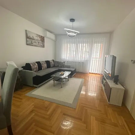 Istocno Sarajevo-hilandarska, Stan Na Dan Sv Apartment