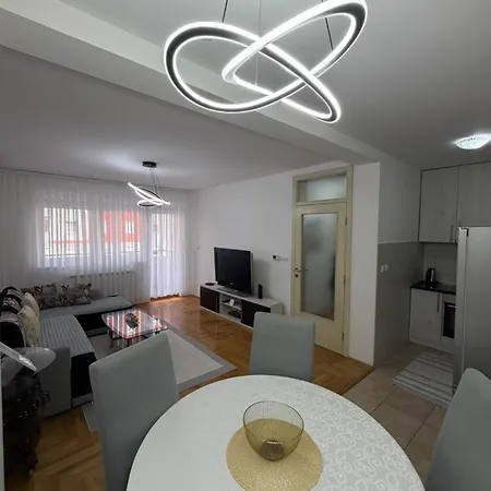 Istocno Sarajevo-hilandarska, Stan Na Dan Sv Apartmán
