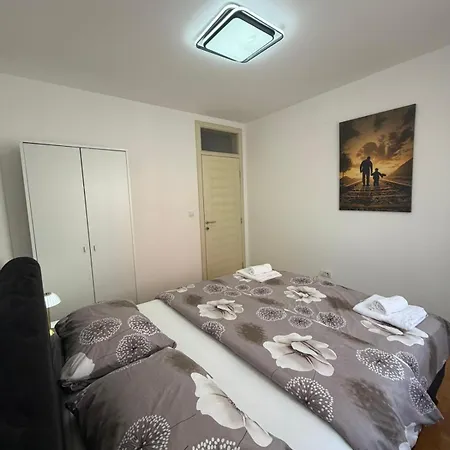 Apartman Istocno Sarajevo-hilandarska, Stan Na Dan Sv