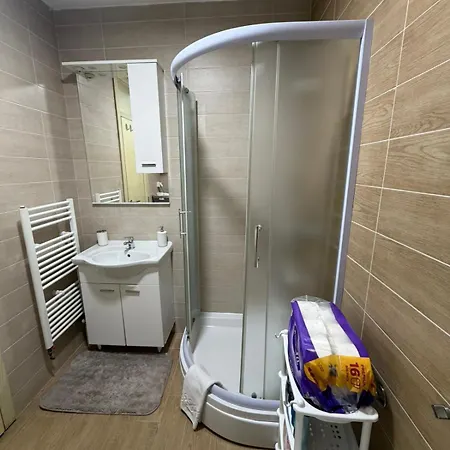 Istocno Sarajevo-hilandarska, Stan Na Dan Sv Apartman Donje Mladice