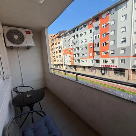 Istocno Sarajevo-hilandarska, Stan Na Dan Sv Apartman *