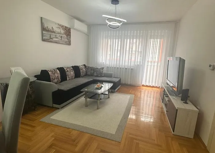 Istocno Sarajevo-hilandarska, Stan Na Dan Sv Appartement