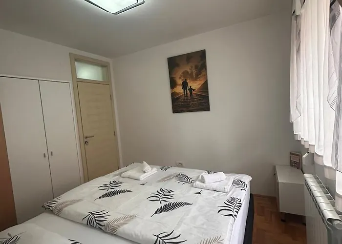 Istocno Sarajevo-hilandarska, Stan Na Dan Sv Appartement Donje Mladice